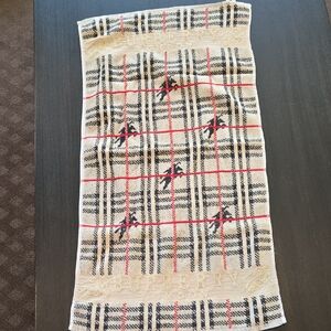 Burberry Classic Checkered Towel in Beige and Red